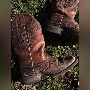 Ariat Cassidy 7b Preowned DISTRESSED (see description) brown western square toe